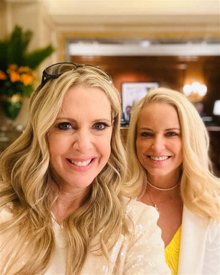 Cheryl Casone Bio, Married, Salary, Husband, Net Worth, Marriage
