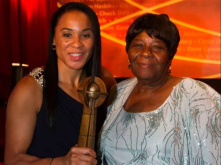Who Is Estelle Staley? Unknown Facts About Dawn Staley’s Mother